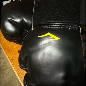 Everlast Black and Yellow Boxing Gloves